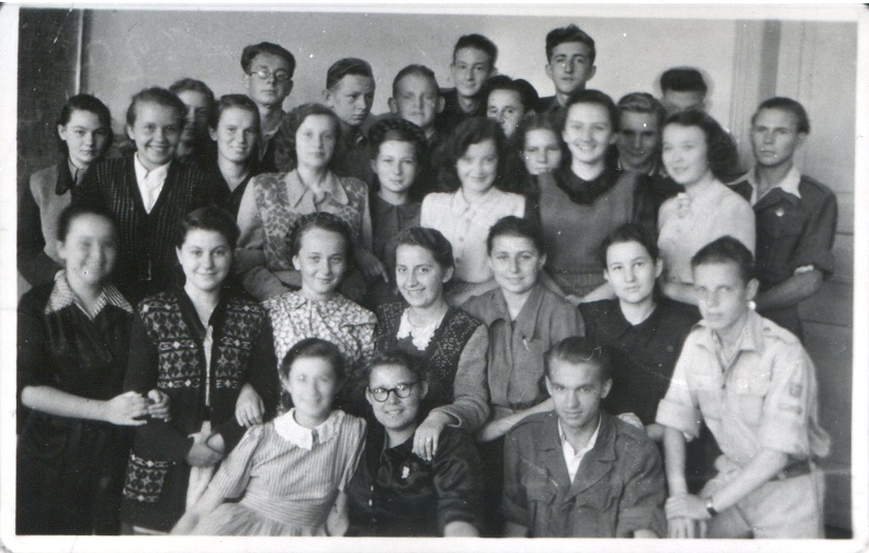 skan029 rok szkolny 1948 49.jpg